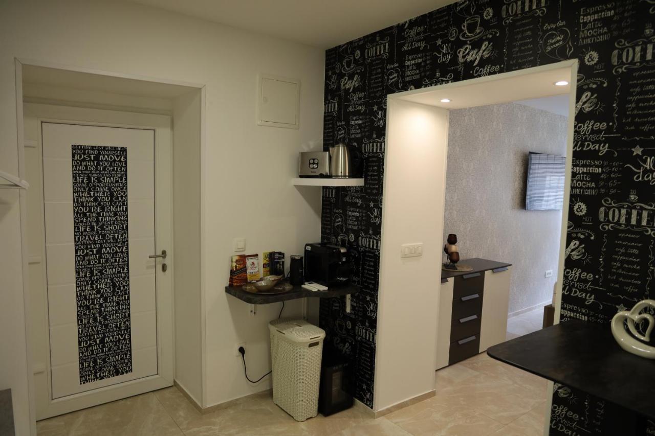 Love Nest Apartment Ljubljana Bagian luar foto