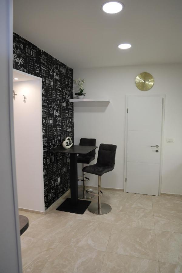 Love Nest Apartment Ljubljana Bagian luar foto