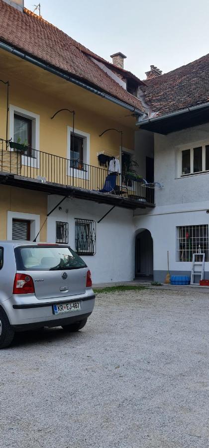 Love Nest Apartment Ljubljana Bagian luar foto